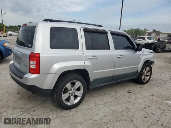 ✅ 2011 Jeep Patriot Latitude • VIN: 1J4NT1GA2BD236608 • Lot: 67423115. Listed on Copart with 125,007 mi. Free auction sales archive from the USA and detailed vehicle history report at DreamBid. Image 3.
