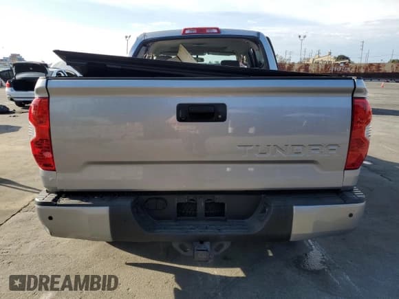 ✅ 2015 Toyota Tundra Limited • VIN: 5TFFY5F19FX175718 • Лот: 81269795. Опубликован ранее на Copart с пробегом 104 853 миль. Бесплатный доступ к архиву аукционных продаж из США и подробный отчёт об истории автомобиля на DreamBid. Изображение 6.