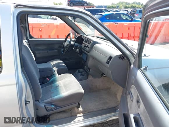 ✅ 2000 Nissan Frontier XE • VIN: 1N6DD26S2YC426161 • Lot: 42143414. Listed on IAAI with 206,698 mi. Free auction sales archive from the USA and detailed vehicle history report at DreamBid. Image 5.