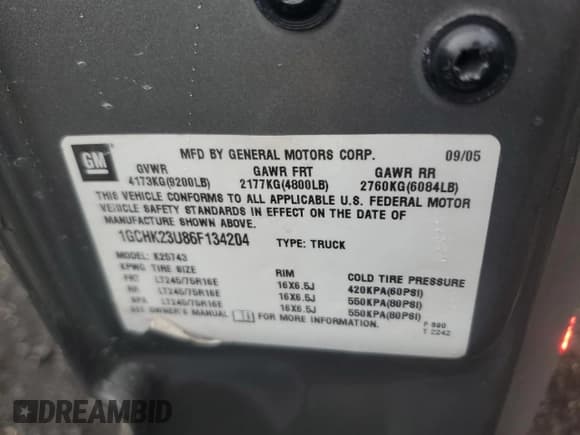 ✅ 2006 Chevrolet Silverado 2500HD LT2 • VIN: 1GCHK23U86F134204 • Lot: 68744365. Wystawiony na Copart z przebiegiem 203 046 mil. Bezpłatny archiwum sprzedaży aukcyjnych z USA i szczegółowy raport historii pojazdu na DreamBid. Zdjęcie 13.