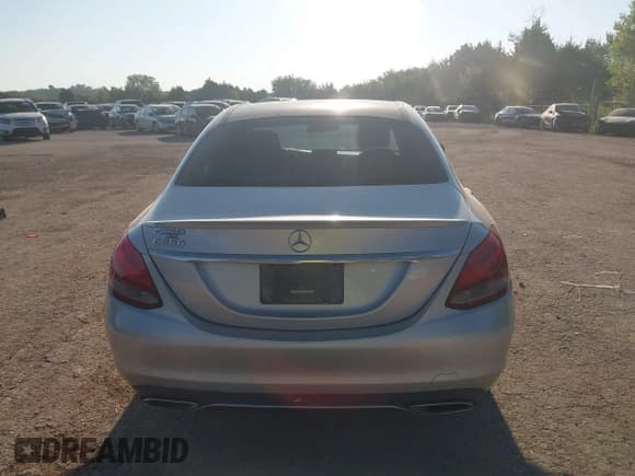 ✅ 2016 Mercedes-Benz C 300 • VIN: 55SWF4JB6GU128298 • Lot: 43196128. Wystawiony na IAAI z przebiegiem 86 906 mil. Bezpłatny archiwum sprzedaży aukcyjnych z USA i szczegółowy raport historii pojazdu na DreamBid. Zdjęcie 16.
