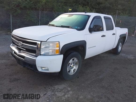 ✅ 2011 Chevrolet Silverado 1500 LT • VIN: 3GCPKSE3XBG251730 • Lot: 43478202. Wystawiony na IAAI z przebiegiem 159 837 mil. Bezpłatny archiwum sprzedaży aukcyjnych z USA i szczegółowy raport historii pojazdu na DreamBid. Zdjęcie 18.