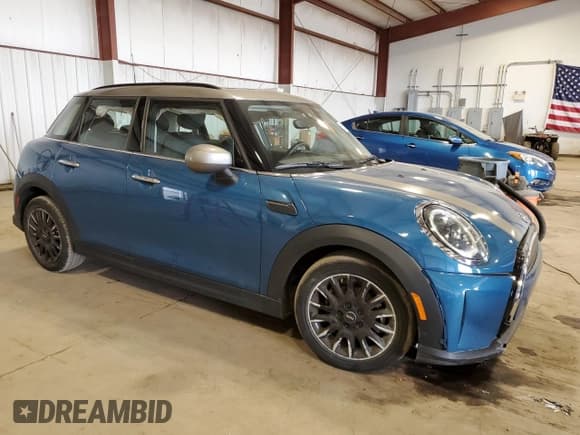✅ 2022 MINI Hardtop 4 Door Cooper • VIN: WMW33DK08N2P76748 • Lot: 58511604. Wystawiony na Copart z przebiegiem 20 769 mil. Bezpłatny archiwum sprzedaży aukcyjnych z USA i szczegółowy raport historii pojazdu na DreamBid. Zdjęcie 4.