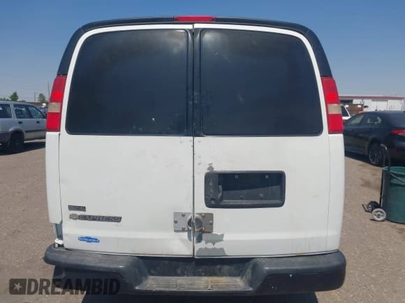 ✅ 2012 Chevrolet Express Cargo • VIN: 1GCWGFCA7C1119305 • Lot: 42821762. Listed on IAAI with 177,450 mi. Free auction sales archive from the USA and detailed vehicle history report at DreamBid. Image 16.