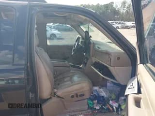 ✅ 2005 Chevrolet Suburban LT • VIN: 3GNEC16Z75G173520 • Лот: 41792097. Опубликован ранее на IAAI с пробегом Не указан. Бесплатный доступ к архиву аукционных продаж из США и подробный отчёт об истории автомобиля на DreamBid. Изображение 5.