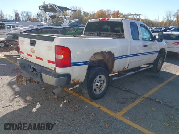 ✅ 2011 Chevrolet Silverado 2500HD LT • VIN: 1GC2CXCG3BZ439113 • Lot: 43615315. Listed on IAAI with 306,447 mi. Free auction sales archive from the USA and detailed vehicle history report at DreamBid. Image 4.