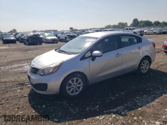 ✅ 2013 Kia Rio LX • VIN: KNADM4A32D6241970 • Lot: 65887635. Wystawiony na Copart z przebiegiem Nie podano. Bezpłatny archiwum sprzedaży aukcyjnych z USA i szczegółowy raport historii pojazdu na DreamBid. Zdjęcie 1.