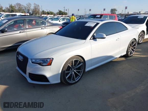 ✅ 2015 Audi RS 5 • VIN: WUAC6AFR6FA901158 • Lot: 41534905. Listed on IAAI with 35,921 mi. Free auction sales archive from the USA and detailed vehicle history report at DreamBid. Image 6.