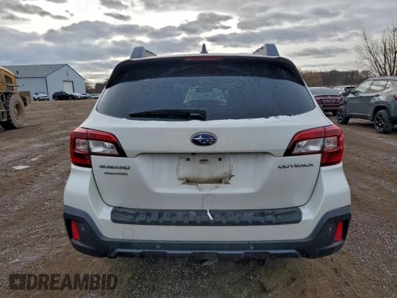 ✅ 2018 Subaru Outback Limited • VIN: 4S4BSANC7J3325753 • Lot: 94727385. Listed on Copart with 140,880 mi. Free auction sales archive from the USA and detailed vehicle history report at DreamBid. Image 6.