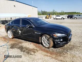 ✅ 2017 Jaguar XF 20d Prestige • VIN: SAJBK4BN2HCY33510 • Лот: 48576923. Опубликован ранее на Copart с пробегом 95 293 миль. Бесплатный доступ к архиву аукционных продаж из США и подробный отчёт об истории автомобиля на DreamBid. Изображение 4.