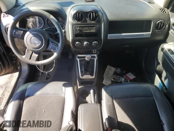 ✅ 2015 Jeep Compass North • VIN: 1C4NJDAB0FD101096 • Lot: 82234115. Wystawiony na Copart z przebiegiem 158 108 mil. Bezpłatny archiwum sprzedaży aukcyjnych z USA i szczegółowy raport historii pojazdu na DreamBid. Zdjęcie 8.