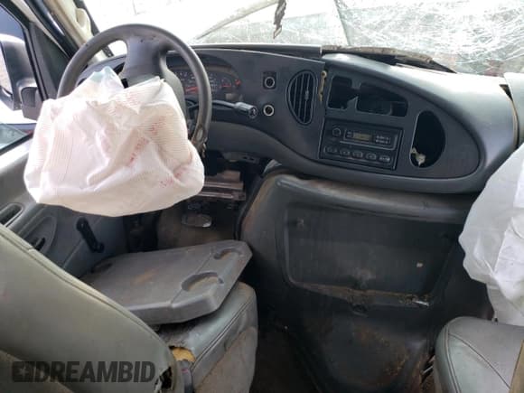 ✅ 2006 Ford Econoline Cargo • VIN: 1FTNS24WX6HB16813 • Лот: 46445835. Опубликован ранее на Copart с пробегом 443 183 миль. Бесплатный доступ к архиву аукционных продаж из США и подробный отчёт об истории автомобиля на DreamBid. Изображение 8.