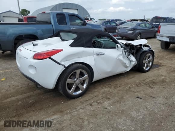 ✅ 2007 Pontiac Solstice • VIN: 1G2MB35BX7Y118208 • Lot: 65576895. Wystawiony na Copart z przebiegiem Nie podano. Bezpłatny archiwum sprzedaży aukcyjnych z USA i szczegółowy raport historii pojazdu na DreamBid. Zdjęcie 3.