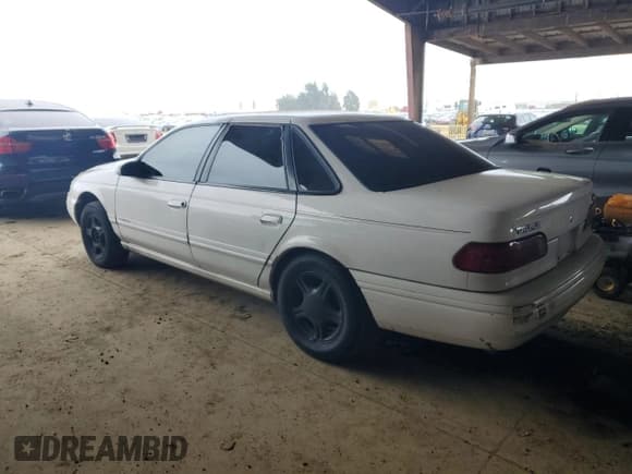 ✅ 1994 Ford Taurus GL • VIN: 1FALP52U5RA259098 • Lot: 85495274. Listed on Copart with 83,616 mi. Free auction sales archive from the USA and detailed vehicle history report at DreamBid. Image 2.