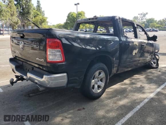 2021 Ram 1500 Big Horn z VIN 1C6SRFFM1MN558516, wystawiony jako Copart lot #68732634 z przebiegiem Nie podano mil oraz Nie do naprawy • Non repairable. Historia ofert i sprzedaży dostępna na DreamBid. Obrazek 3.