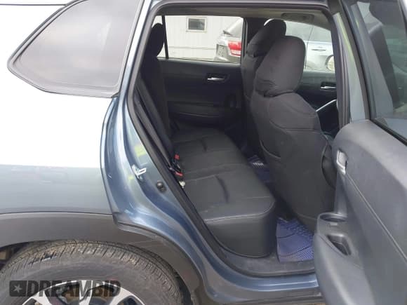 ✅ 2024 Toyota Corolla Cross XLE • VIN: 7MUDAABG0RV098817 • Lot: 43495355. Wystawiony na IAAI z przebiegiem 18 563 mil. Bezpłatny archiwum sprzedaży aukcyjnych z USA i szczegółowy raport historii pojazdu na DreamBid. Zdjęcie 8.