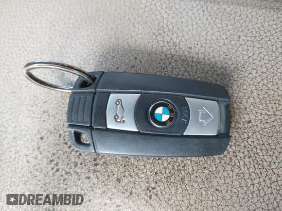 ✅ 2011 BMW 3 Series 328i • VIN: WBAPH5G59BNM75347 • Lot: 43593964. Wystawiony na IAAI z przebiegiem 154 226 mil. Bezpłatny archiwum sprzedaży aukcyjnych z USA i szczegółowy raport historii pojazdu na DreamBid. Zdjęcie 11.