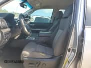 ✅ 2017 Toyota Tundra SR5 • VIN: 5TFDW5F17HX615158 • Lot: 84897335. Listed on Copart with 152,083 mi. Free auction sales archive from the USA and detailed vehicle history report at DreamBid. Image 7.