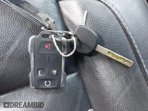 ✅ 2020 Chevrolet Suburban LT • VIN: 1GNSCHKC4LR154126 • Лот: 43843753. Опубликован ранее на IAAI с пробегом 190 965 миль. Бесплатный доступ к архиву аукционных продаж из США и подробный отчёт об истории автомобиля на DreamBid. Изображение 11.