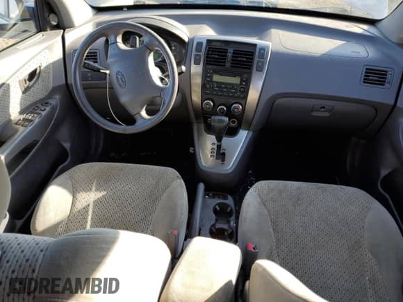 ✅ 2005 Hyundai Tucson GLS • VIN: KM8JN12D15U094753 • Lot: 86075204. Wystawiony na Copart z przebiegiem 84 161 mil mil. Skorzystaj z bezpłatnego archiwum sprzedaży aukcyjnych z USA i zobacz szczegółowy raport historii pojazdu na DreamBid. Zdjęcie 8.