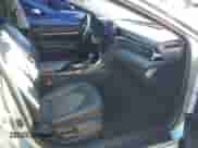 2022 Toyota Camry SE z VIN 4T1G11AKXNU712139, wystawiony jako IAAI lot #43506666 z przebiegiem 13 941 mil mil oraz . Historia ofert i sprzedaży dostępna na DreamBid. Obrazek 5.