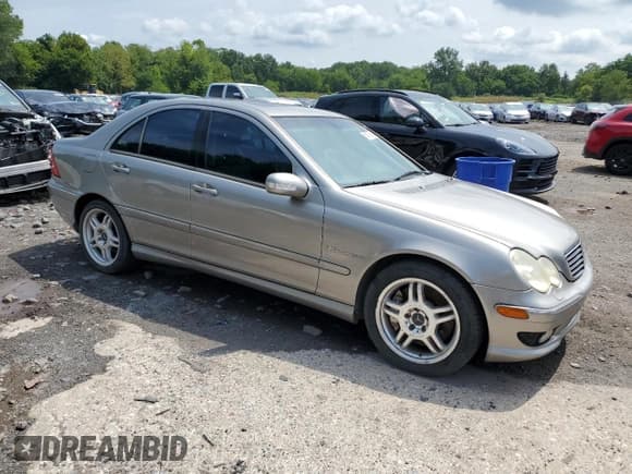 ✅ 2003 Mercedes-Benz C AMG • VIN: WDBRF65J03F382539 • Lot: 68867995. Wystawiony na Copart z przebiegiem 146 253 mil. Bezpłatny archiwum sprzedaży aukcyjnych z USA i szczegółowy raport historii pojazdu na DreamBid. Zdjęcie 4.