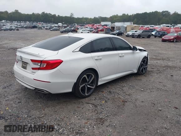 ✅ 2020 Honda Accord Sport • VIN: 1HGCV1F39LA102693 • Lot: 43367884. Listed on IAAI with 109,055 mi. Free auction sales archive from the USA and detailed vehicle history report at DreamBid. Image 4.