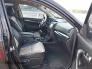 ✅ 2011 Kia Sorento EX • VIN: 5XYKU4A25BG064116 • Lot: 42738787. Listed on IAAI with 183,027 mi. Free auction sales archive from the USA and detailed vehicle history report at DreamBid. Image 5.