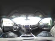 ✅ 2021 Chevrolet Silverado 1500 RST • VIN: 1GCUYEED6MZ305068 • Lot: 43660539. Wystawiony na IAAI z przebiegiem 56 550 mil. Bezpłatny archiwum sprzedaży aukcyjnych z USA i szczegółowy raport historii pojazdu na DreamBid. Zdjęcie 18.