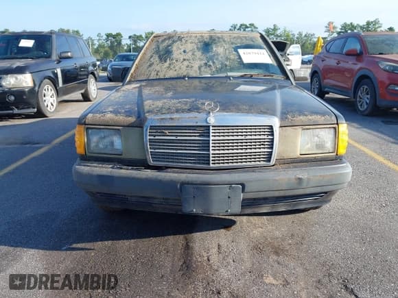 ✅ 1991 Mercedes-Benz 190 • VIN: WDBDA29D1MF766742 • Lot: 42879424. Wystawiony na IAAI z przebiegiem 175 244 mil. Bezpłatny archiwum sprzedaży aukcyjnych z USA i szczegółowy raport historii pojazdu na DreamBid. Zdjęcie 6.