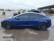 ✅ 2023 Tesla Model 3 Performance • VIN: 5YJ3E1ECXPF551538 • Lot: 42157417. Wystawiony na IAAI z przebiegiem 26 511 mil. Bezpłatny archiwum sprzedaży aukcyjnych z USA i szczegółowy raport historii pojazdu na DreamBid. Zdjęcie 13.