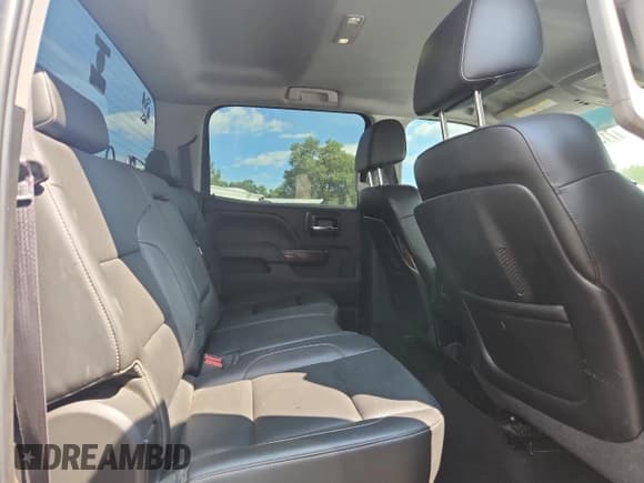 ✅ 2015 GMC Sierra 3500HD SLT • VIN: 1GT423C89FF128502 • Лот: 71506535. Опубликован ранее на Copart с пробегом 213 523 миль. Бесплатный доступ к архиву аукционных продаж из США и подробный отчёт об истории автомобиля на DreamBid. Изображение 10.