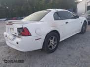 ✅ 1999 Ford Mustang • VIN: 1FAFP4048XF111103 • Lot: 43014774. Wystawiony na IAAI z przebiegiem Nie podano. Bezpłatny archiwum sprzedaży aukcyjnych z USA i szczegółowy raport historii pojazdu na DreamBid. Zdjęcie 4.