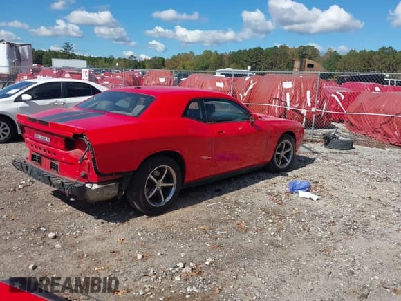 ✅ 2010 Dodge Challenger SE • VIN: 2B3CJ4DV4AH180041 • Lot: 43440022. Wystawiony na IAAI z przebiegiem 130 998 mil. Bezpłatny archiwum sprzedaży aukcyjnych z USA i szczegółowy raport historii pojazdu na DreamBid. Zdjęcie 4.