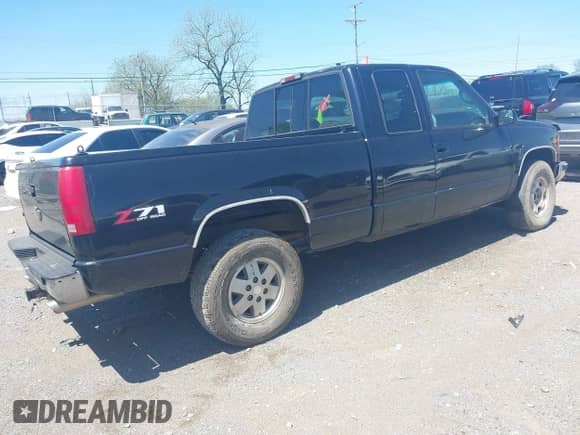 1999 Chevrolet Silverado 1500 with VIN 1GCEK19R2XR144811, listed as a IAAI auction lot 42045129 with 373,926 mi miles and . Bid and sale history available at DreamBid. Image 4.