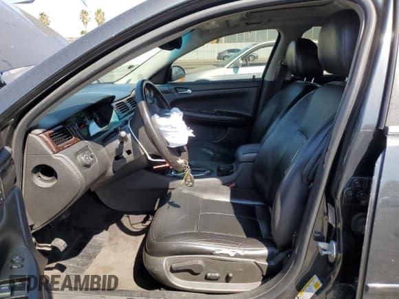 ✅ 2014 Chevrolet Impala LTZ • VIN: 2G1WC5E31E1128821 • Лот: 80855565. Опубликован ранее на Copart с пробегом 300 448 миль. Бесплатный доступ к архиву аукционных продаж из США и подробный отчёт об истории автомобиля на DreamBid. Изображение 7.