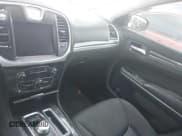 ✅ 2018 Chrysler 300 Touring L • VIN: 2C3CCAAGXJH275057 • Лот: 42945101. Опубликован ранее на IAAI с пробегом Не указан. Бесплатный доступ к архиву аукционных продаж из США и подробный отчёт об истории автомобиля на DreamBid. Изображение 17.