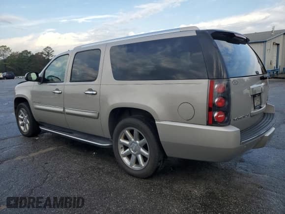 ✅ 2008 GMC Yukon XL • VIN: 1GKFC66858J199204 • Lot: 83805434. Listed on Copart with 223,748 mi. Free auction sales archive from the USA and detailed vehicle history report at DreamBid. Image 2.