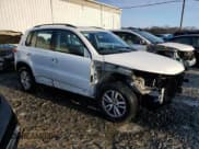 ✅ 2016 Volkswagen Tiguan SEL • VIN: WVGBV7AX0GW547500 • Lot: 84235004. Wystawiony na Copart z przebiegiem 76 679 mil. Bezpłatny archiwum sprzedaży aukcyjnych z USA i szczegółowy raport historii pojazdu na DreamBid. Zdjęcie 4.