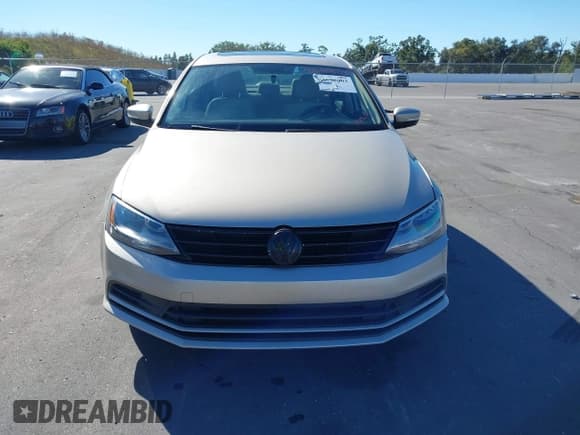 ✅ 2015 Volkswagen Jetta SE • VIN: 3VWD17AJ7FM238509 • Lot: 43698803. Wystawiony na IAAI z przebiegiem 116 651 mil. Bezpłatny archiwum sprzedaży aukcyjnych z USA i szczegółowy raport historii pojazdu na DreamBid. Zdjęcie 12.