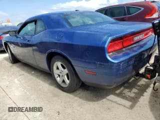 ✅ 2010 Dodge Challenger SE • VIN: 2B3CJ4DV5AH321151 • Lot: 75277464. Wystawiony na Copart z przebiegiem Nie podano. Bezpłatny archiwum sprzedaży aukcyjnych z USA i szczegółowy raport historii pojazdu na DreamBid. Zdjęcie 2.