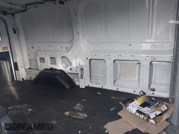 ✅ 2015 Ford Transit Cargo • VIN: 1FTNR1ZMXFKA38419 • Лот: 41216802. Опубликован ранее на IAAI с пробегом 109 744 миль. Бесплатный доступ к архиву аукционных продаж из США и подробный отчёт об истории автомобиля на DreamBid. Изображение 8.