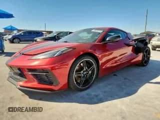 2022 Chevrolet Corvette 2LT z VIN 1G1YB2D46N5111984, wystawiony jako Copart lot #80636815 z przebiegiem 9 941 mil mil oraz Szkoda całkowita • Salvage title. Historia ofert i sprzedaży dostępna na DreamBid. Obrazek 1.