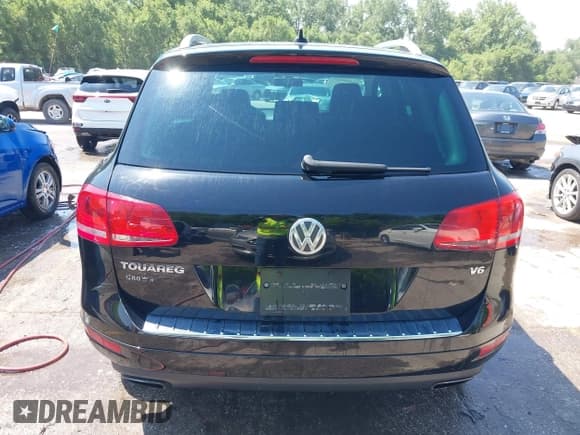 ✅ 2014 Volkswagen Touareg Sport • VIN: WVGEF9BPXED012395 • Lot: 42436327. Wystawiony na IAAI z przebiegiem 124 184 mil. Bezpłatny archiwum sprzedaży aukcyjnych z USA i szczegółowy raport historii pojazdu na DreamBid. Zdjęcie 16.