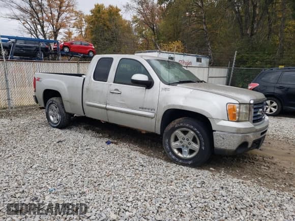 ✅ 2011 GMC Sierra 1500 SLT • VIN: 1GTR2WE34BZ366002 • Lot: 89927425. Listed on Copart with 198,578 mi. Free auction sales archive from the USA and detailed vehicle history report at DreamBid. Image 4.