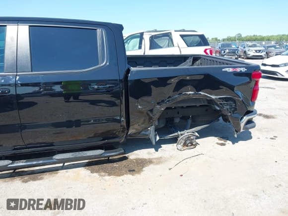 ✅ 2023 Chevrolet Silverado 1500 LT • VIN: 3GCPDDEK8PG176806 • Lot: 43138003. Listed on IAAI with 13,272 mi. Free auction sales archive from the USA and detailed vehicle history report at DreamBid. Image 6.