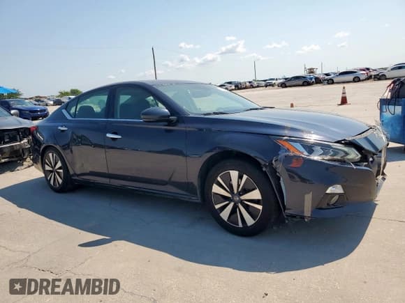 ✅ 2019 Nissan Altima SV • VIN: 1N4BL4DV7KC110838 • Lot: 68219185. Listed on Copart with 214,741 mi. Free auction sales archive from the USA and detailed vehicle history report at DreamBid. Image 4.