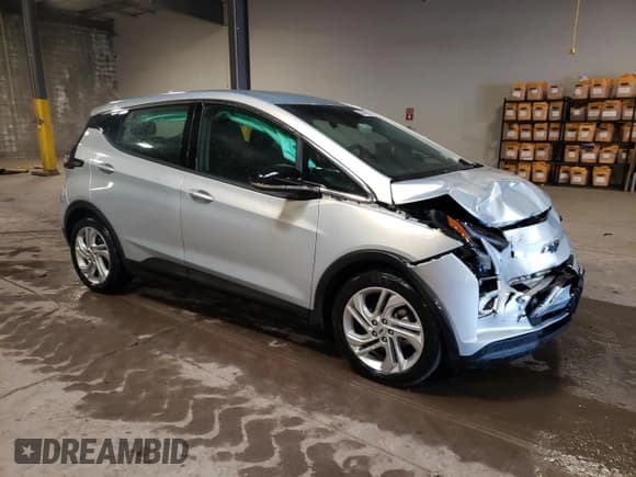 ✅ 2023 Chevrolet Bolt EV 1LT • VIN: 1G1FW6S0XP4177417 • Lot: 71267754. Wystawiony na Copart z przebiegiem 10 571 mil. Bezpłatny archiwum sprzedaży aukcyjnych z USA i szczegółowy raport historii pojazdu na DreamBid. Zdjęcie 4.