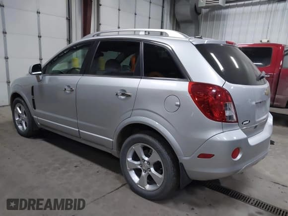 ✅ 2015 Chevrolet Captiva Sport LT • VIN: 3GNAL3EK5FS521070 • Lot: 41674435. Wystawiony na IAAI z przebiegiem 34 524 mil. Bezpłatny archiwum sprzedaży aukcyjnych z USA i szczegółowy raport historii pojazdu na DreamBid. Zdjęcie 3.