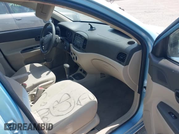 ✅ 2007 Hyundai Accent GLS • VIN: KMHCN46C27U097465 • Лот: 42068576. Опубликован ранее на IAAI с пробегом 129 278 миль. Бесплатный доступ к архиву аукционных продаж из США и подробный отчёт об истории автомобиля на DreamBid. Изображение 5.